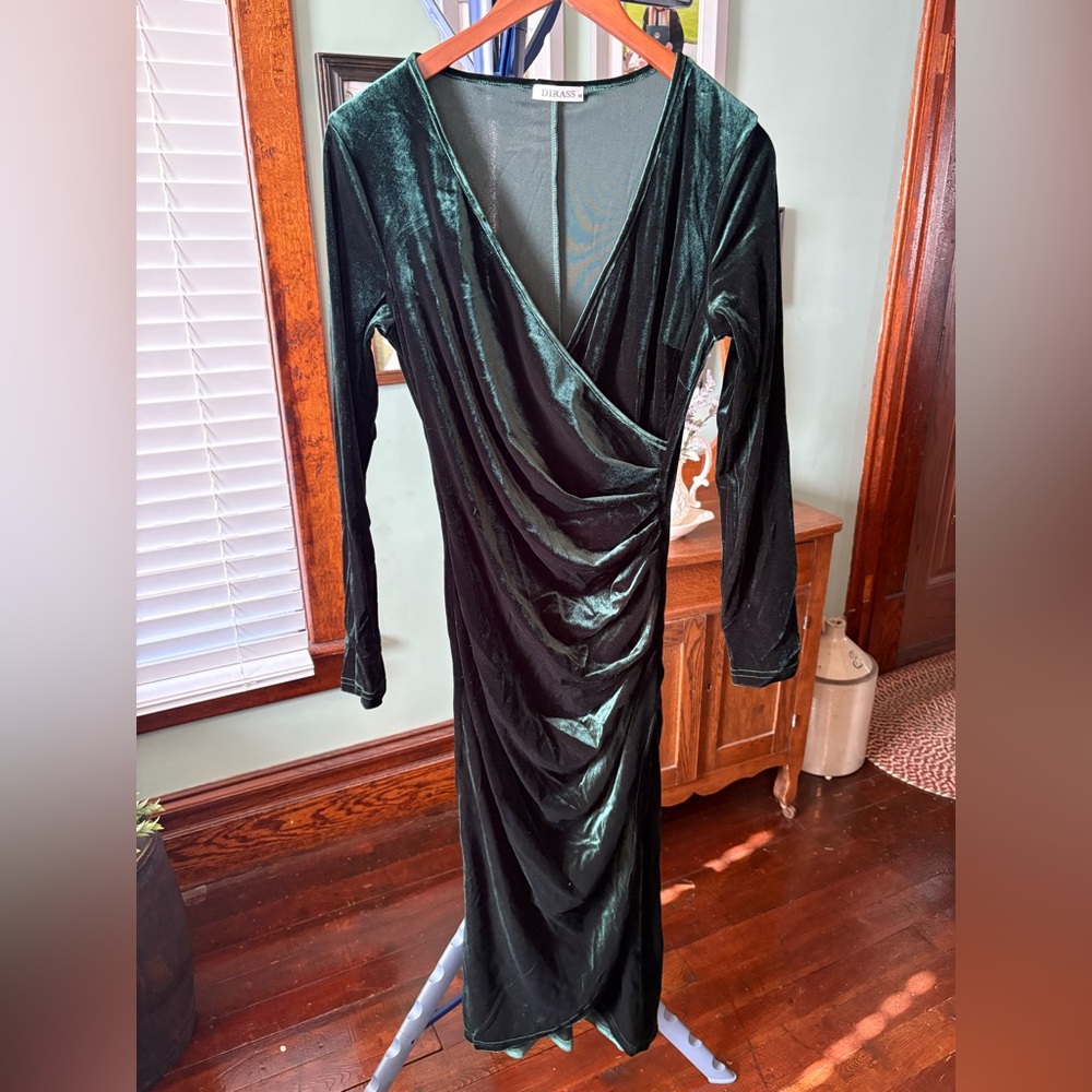 Elegant Green Velvet Dress